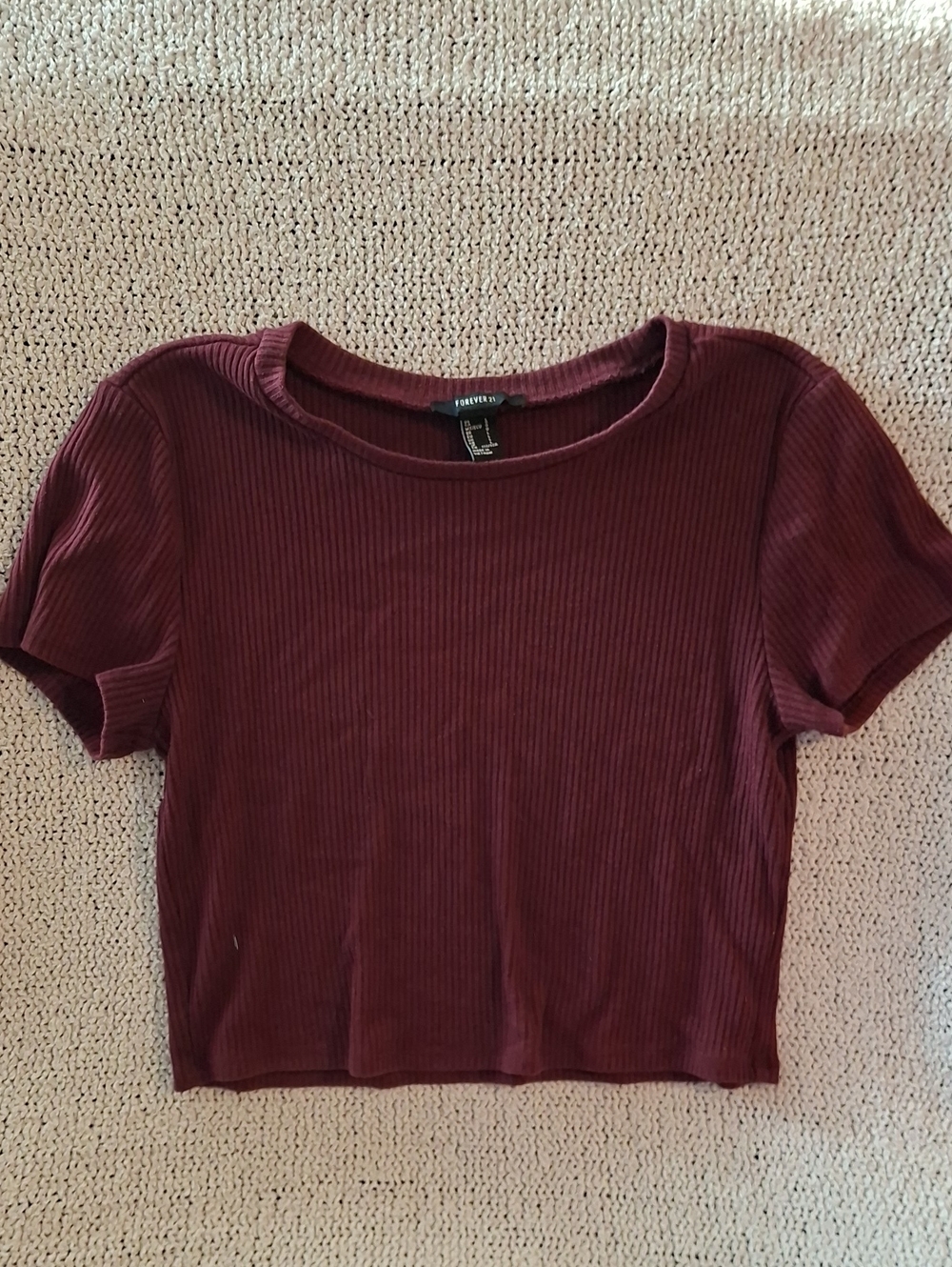 Forever 21 Ribbed Short Sleeve Crop Top in Wine